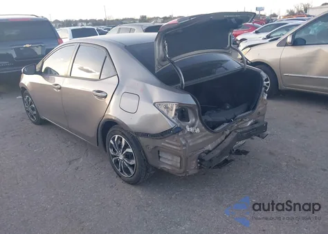 2015 Toyota Corolla Le z USA, uszkodzony, nr VIN 5YFBURHE2FP341237